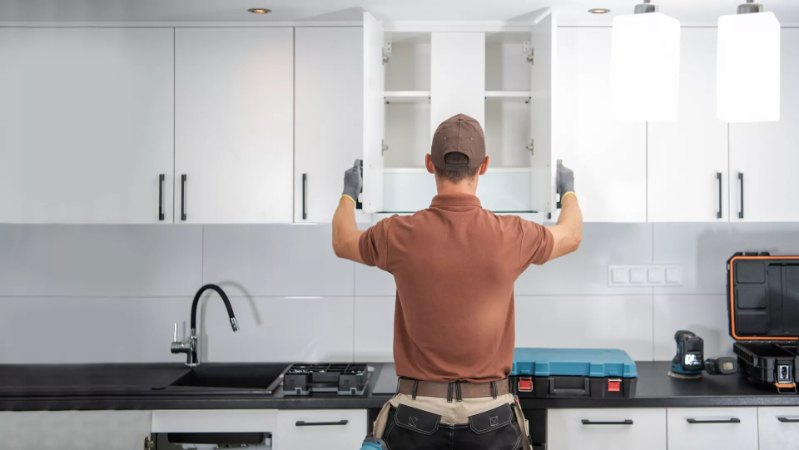 Hišni servis RM Renovations, montaža pohištva in manjša hišna popravila v Ljubljani